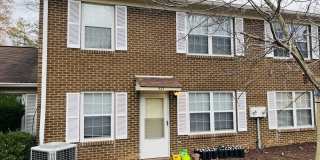2 Bedroom 1.5 Bathroom Townhouse Gallery 3