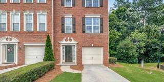 Stunning 3BR Townhome in Roswell’s Desirable Coleman Village Gallery 1