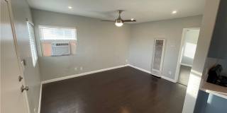 1707 W 81st Gallery 7