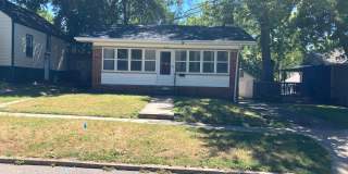 Beautiful updated 3 Bedroom -1 Bath home - located on the East Side of Des Moines Gallery 1