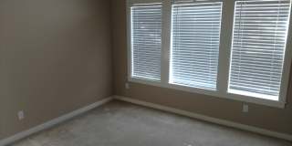 SW Bend - 3 Bed 2.5 Bath -Fenced-Corner lot-Amenities Gallery 9
