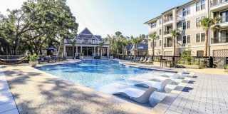 The Henslow Daniel Island Apartments & Townhomes Gallery 11