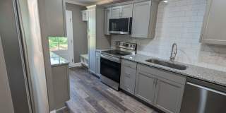 Renovated two bedroom garden duplex in Belmont Gallery 1