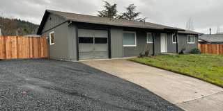 Myrtle Creek 3 bedroom home with 1 car garage Gallery 1