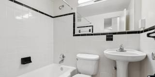 Quebec House Gallery 22