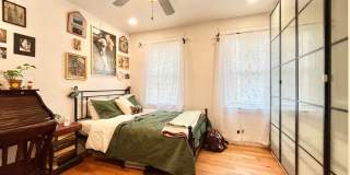 Charming Gallery 1