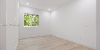 3164 Plaza St Gallery 14