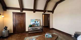 The Green Lodge Gallery 39