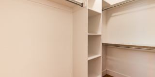 Bright first-floor Pinebrook Pointe condo Gallery 10