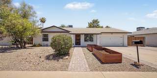 3 bed/2 bath Mesa home with a pool Gallery 1