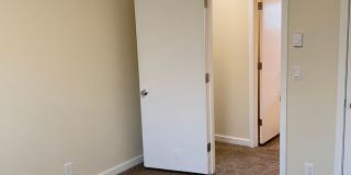 C2402 - Maple Court Apartments Gallery 47