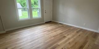 NEW LISTING ! Spacious 5 Bedroom 2 Bath House Gallery 5