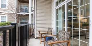 Verde at Howard Square West Gallery 15