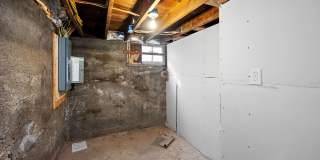 Remodeled 3BR/2BA Brick Bungalow - Fireplace, Finished Basement & Garage Gallery 19
