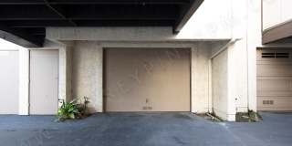 Tri-Level La Jolla Townhouse with Washer/Dryer and Garage! Gallery 15