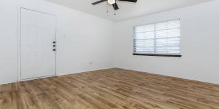 Casa Hills Apartments at Dallas West Gallery 7