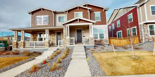 Charming 3BR Townhome in Aurora Gallery 1