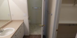 SOUTHPARK, BEAUTIFUL UPDATES, NEW BLACK GRANITE COUNTERS, NEW CARPET, STAINLESS APPLIANCES, GARAGE! Gallery 17