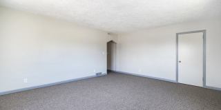 3143 Mahoning Avenue A Gallery 17