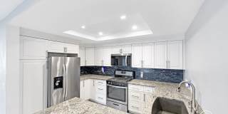 Beautiful 3BD/2BA W/ A/C, In-Unit Laundry, and Reserved Parking in Santee! Gallery 1