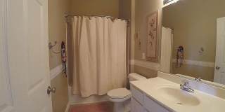 Room in 4 Bedroom Home at Haywards Heath Ln Gallery 13