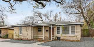 2018 Remodeled 3 bed / 2 bath - wood / tile floors, fenced yard. Hyde Park / Downtown Gallery 29