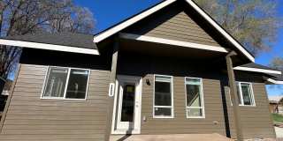Bright & New 2 Bed / 2 Bath with Vaulted Ceilings & Covered Parking! Gallery 1