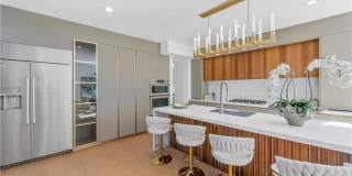 853 Oak Street Gallery 10