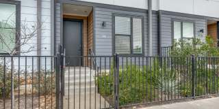 LUXURY 3-BEDROOM TOWNHOUSE AT GRAYSON HOUSE Gallery 1
