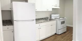 NEWLY RENOVATED SINGLE LEVEL 3 BEDROOM UNITS ON A QUIET STREET Gallery 1