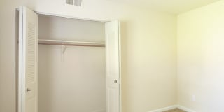 LakeRidge Square Gallery 25