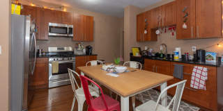 Huge 5 bed in Allston Gallery 10