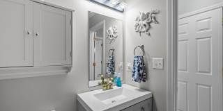 201 W Glenn Street Gallery 33