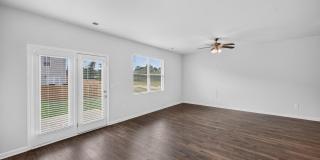Living in Laurel Park Gallery 21