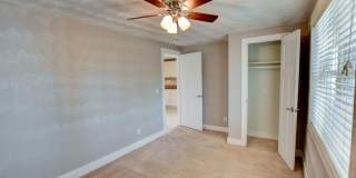 Beautifully Renovated! Gallery 27