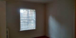 Charming Roscoe Village 1 Bedroom - Recently redone bathroom! Refinished hardwood floors! Gallery 16