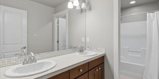 4bd/4.5ba Sammamish Home Gallery 23