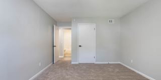 The Onyx Hoover Apartments Gallery 65