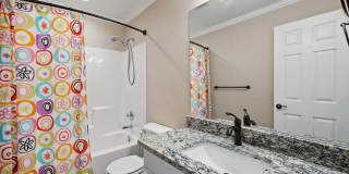 5 Bed 3.5 Bath Home in Maple Hills Available Now!! Gallery 14