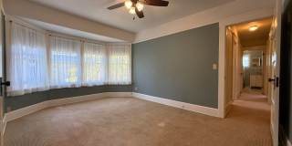 Fabulous Bankers Hill location 3 Bedroom Top-floor duplex unit Gallery 30