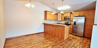 4 Bedroom Townhome! Gallery 5
