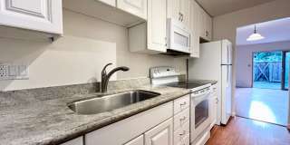 Renovated 2 Bed/1.5 Bath Townhouse in Park Pacifica with GARAGE! Renovated 2 Bed/1.5 Bath Townhouse in Park Pacifica with GARAGE! Gallery 6