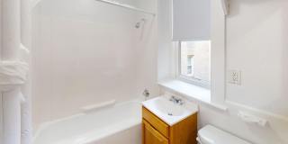 Nice 2 bed split Gallery 7