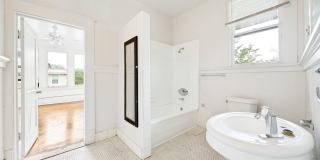 CHARMING 4-BEDROOM HISTORIC HOME IN TOBIN HILL Gallery 13