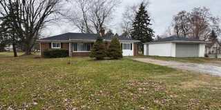 WELCOME TO THIS BEAUTIFULLY UPDATED, LIGHT-FILLED RANCH HOME IN TROY 4 BEDROOMS 2 BATHS SITTING ON ALMOST AN ACRE Gallery 1