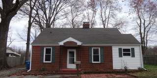 Charming 3 Bed/1 Bath Ranch Home - Fireplace - Large Fenced Back Yard - 2 Outdoor Storage Buildings Gallery 1