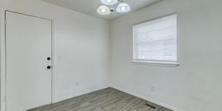 3 bedroom 2.5 bath - NW Highway and Rockwell Gallery 36