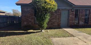 122 N Park Street Gallery 1