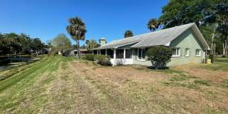 Spacious 3 Bedroom home in Pelican Bay- Golf Course View Gallery 47
