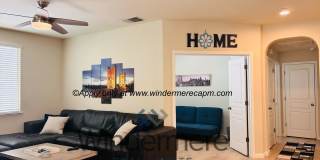 Stylish  Spacious 2 bedroom-/1 bath Condo in Astoria at Gateway Oaks! Gallery 1